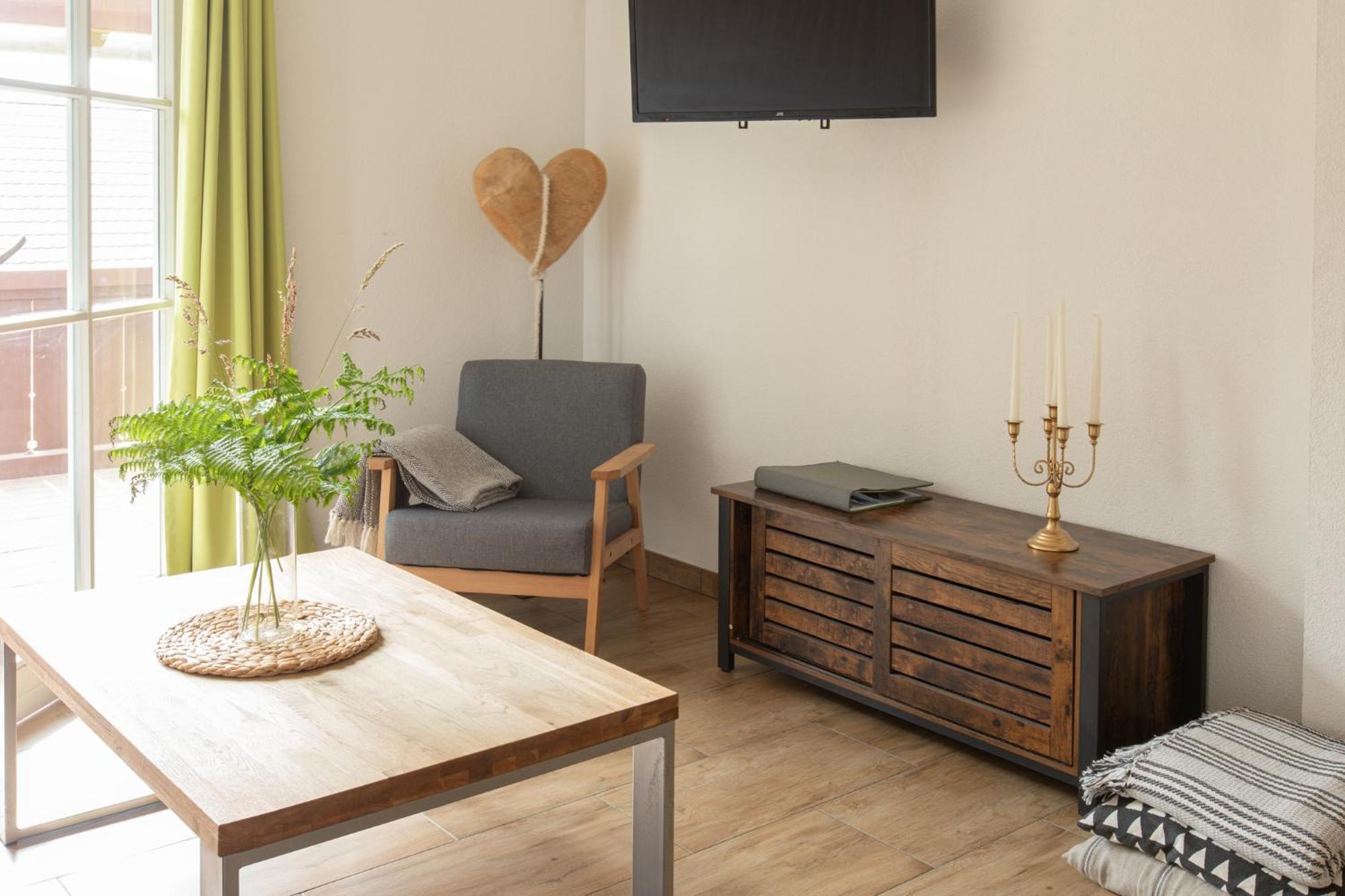 Haus Nilson Apartment เกนเกนบาค ภายนอก รูปภาพ